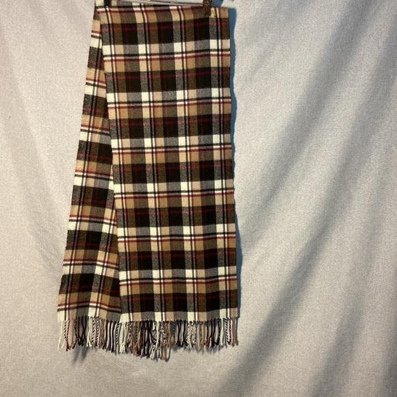 Classic Plaid 100% Cashmere Scarf. - Picture 4 of 5